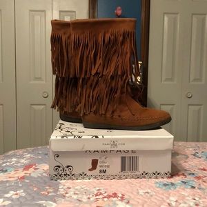 Size 8 Rampage fringe boots